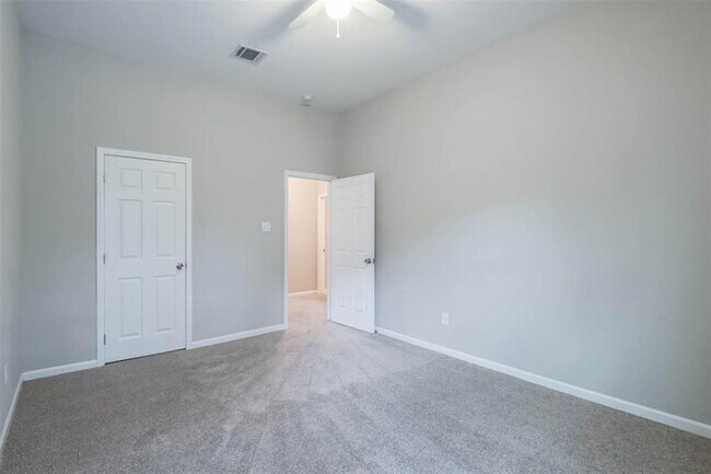 Building Photo - 3207 Avenue O