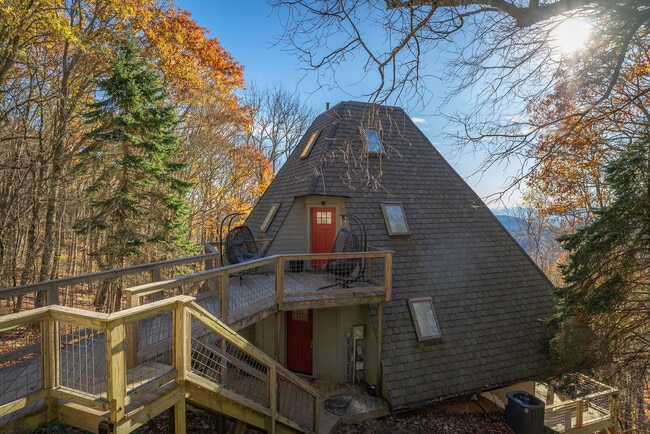 Building Photo - 585 Granny Lewis Ln