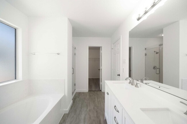 Building Photo - 1600 Big Thicket Dr