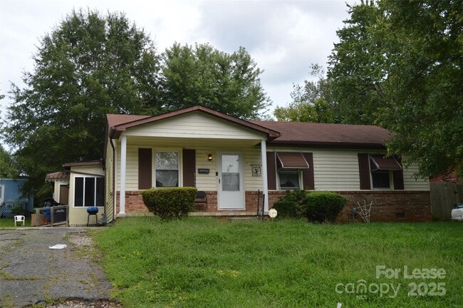 Primary Photo - 1203 Rolling Ln