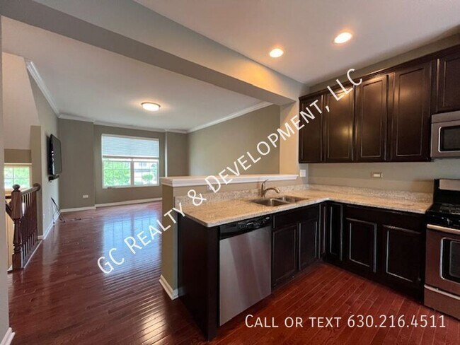 Building Photo - 2522 Dunraven Ave