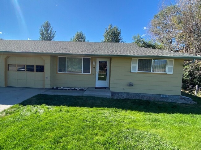 Building Photo - Charming 2 bed 1 bath in Hamilton