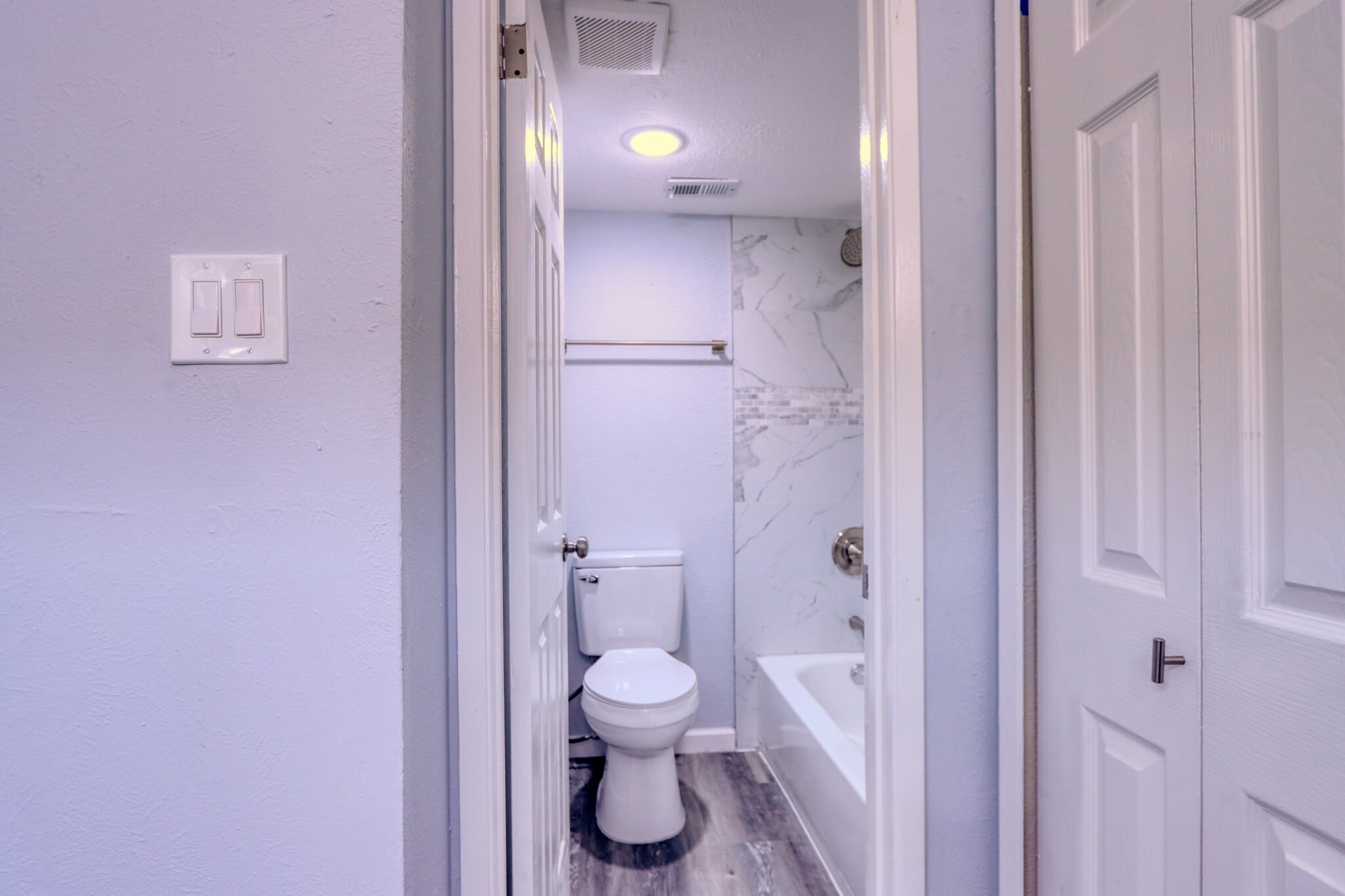 Building Photo - 6028 Dooley Dr