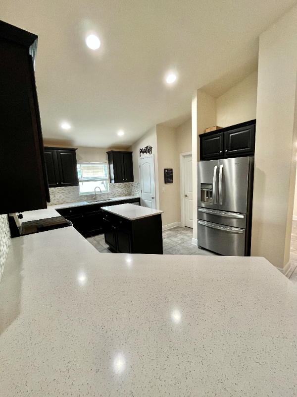Building Photo - 424 Buchannan Dr