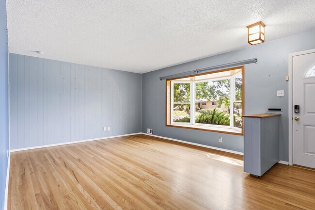Building Photo - 3705 W Eastman Ave