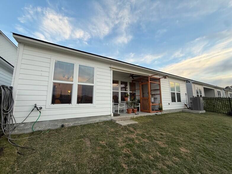 Building Photo - 1520 Tradewater Rd