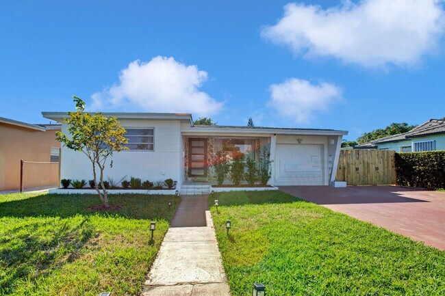 Building Photo - 2632 Madison St