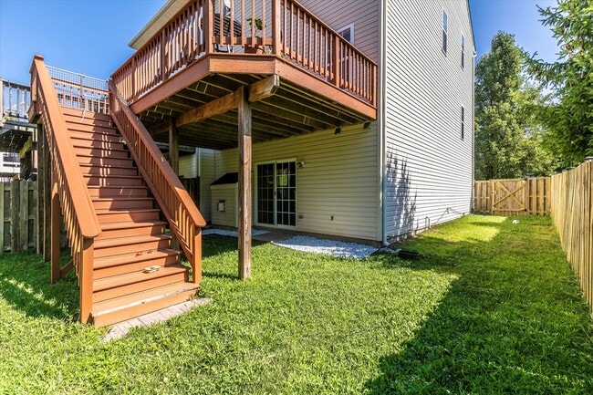 Building Photo - Twin Arch