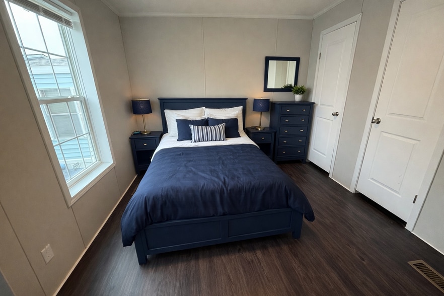 Building Photo - 7 First St. Unit 7