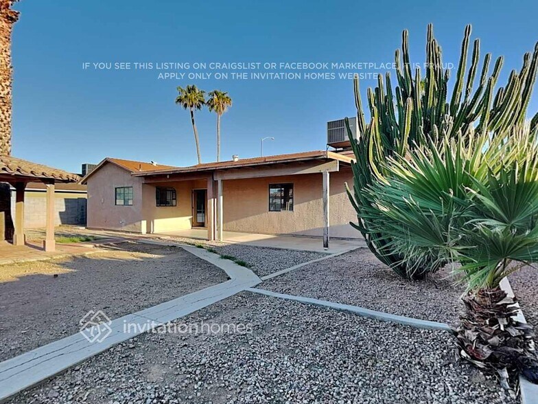 Building Photo - 687 E Del Rio St