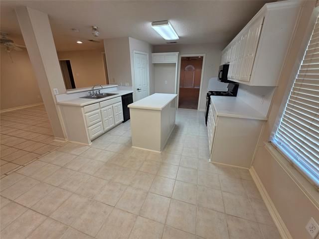 Building Photo - 5302 Lynn Ct