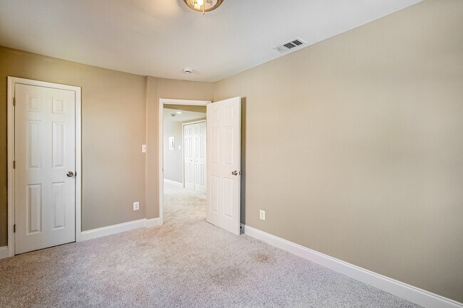 Building Photo - 2439 25th St SE