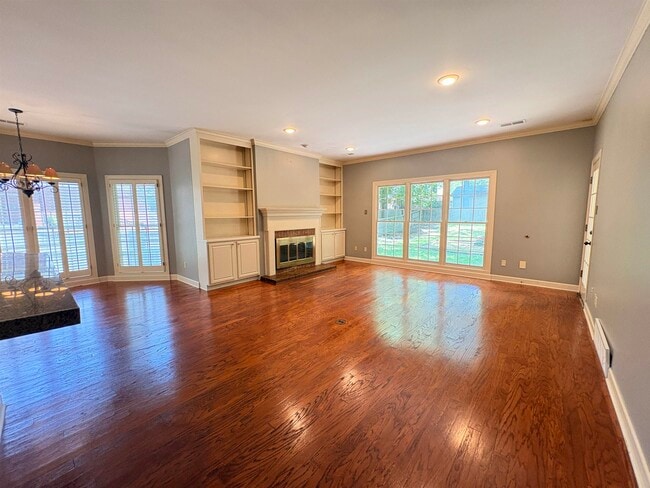 Building Photo - 1850 Wood Oak Dr