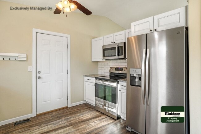 Building Photo - Spectacular Remodel on the Westside of Colorado Springs!! Dog Friendly!!