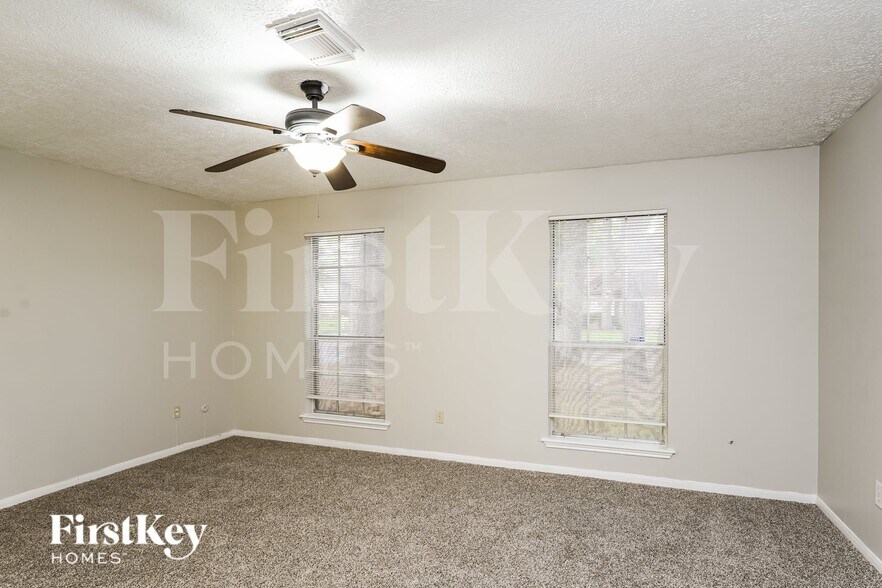 Building Photo - 18111 Fireside Dr
