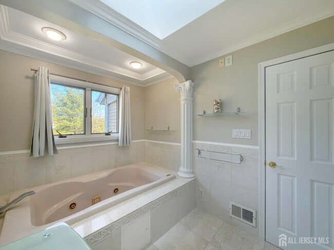 Building Photo - 592 Cabot Hill Rd