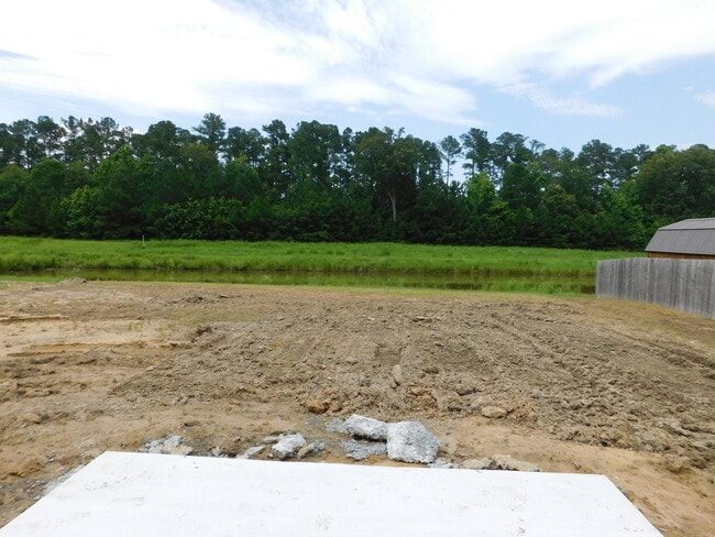 Building Photo - 302 Saratoga Ln