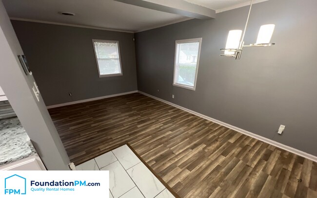 Building Photo - 2412 Gentry Ave