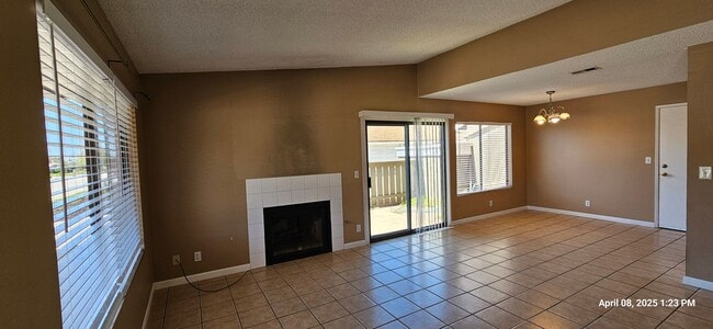 Building Photo - Orcutt Single Story Knollwood Terrace Condo with Attached One Car Garage