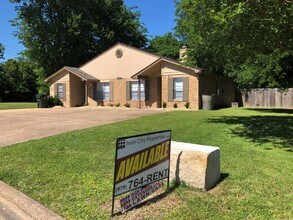 Building Photo - 3620MN