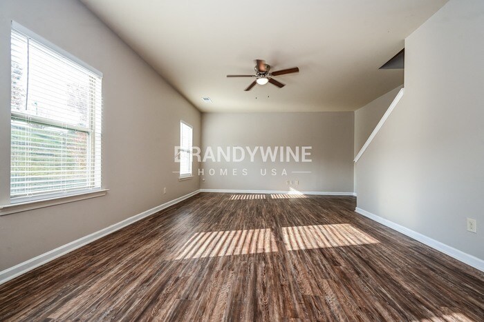 Building Photo - 693 Emporia Loop