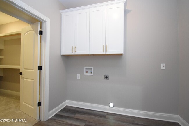 Building Photo - 4274 Pinehurst Ct