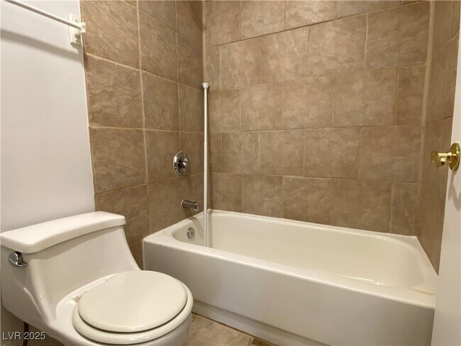 Building Photo - 4872 Nara Vista Way