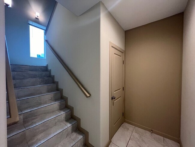 Building Photo - THE DORADO CONDOMINIUMS