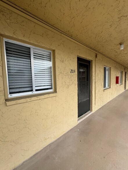 Primary Photo - 3719 Lake Bayshore Dr