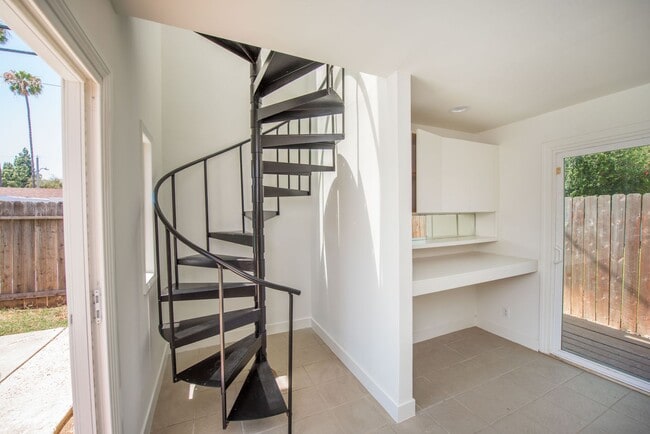 Building Photo - COSTA MESA: 3 Bedroom Single Story Home with a Pool