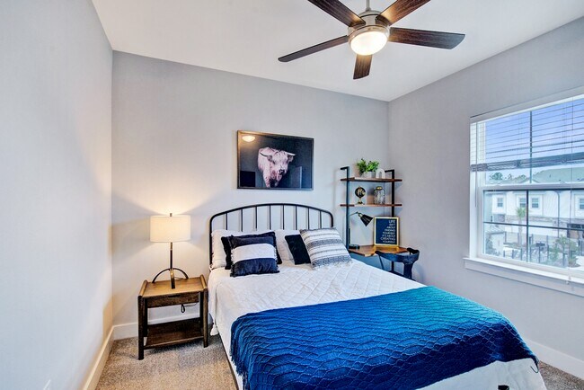Building Photo - 28325 Birnham Woods Dr
