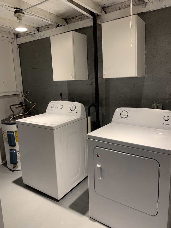 Laundry Room - 707 NE 22nd Dr