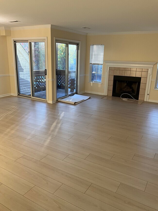 Building Photo - 1300 Cedarwood Dr