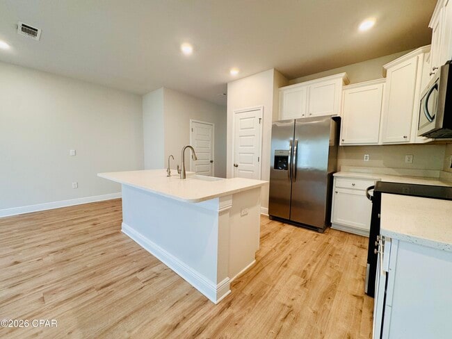 Building Photo - 10 Renea Cv