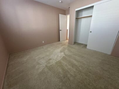 Building Photo - Pet Friendly