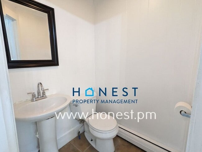 Building Photo - 41 Windsor St