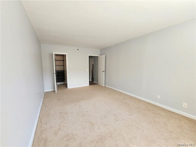 Building Photo - 14 Nosband Ave