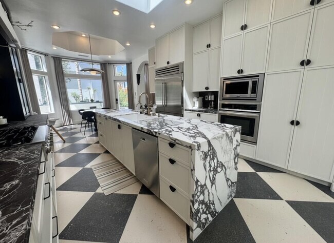 Building Photo - 70710 Frank Sinatra Dr