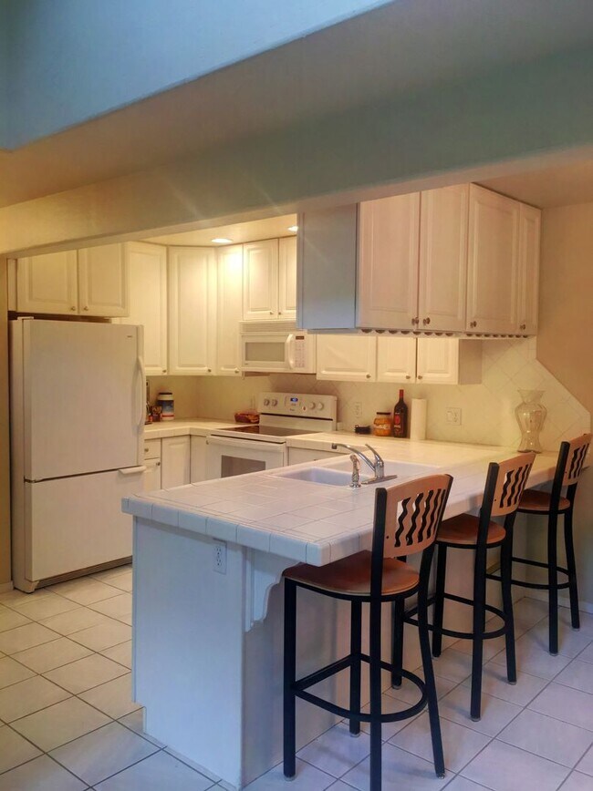 Building Photo - Downtown Glenwood Springs Condo