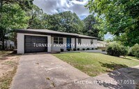 Building Photo - 319 Malibu Dr