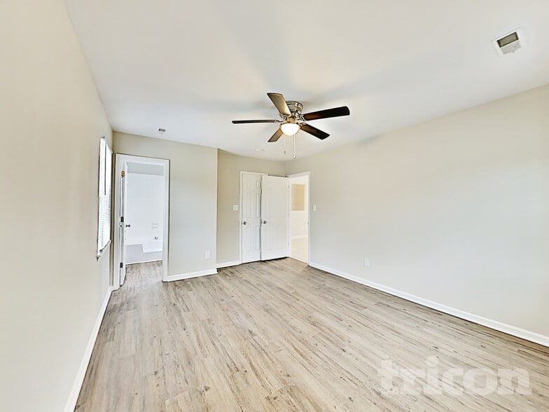 Building Photo - 7300 Yorkville Ct
