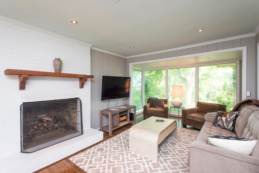 Living Room - 1803 Ashwood Ave