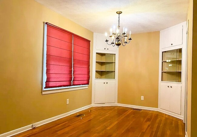 Building Photo - 3 Bed 2 Bath in Jville!