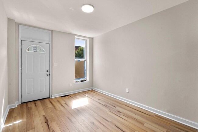 Building Photo - 428 N Patterson Park Ave
