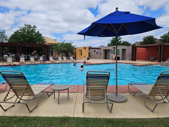 Building Photo - 3227 Yeltes