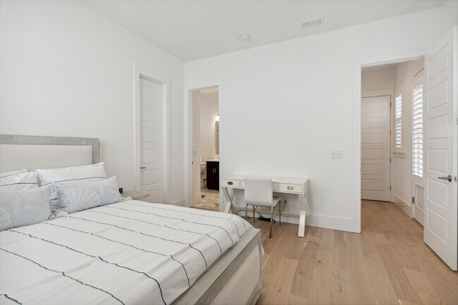 Building Photo - 1470 Mizzen Alley