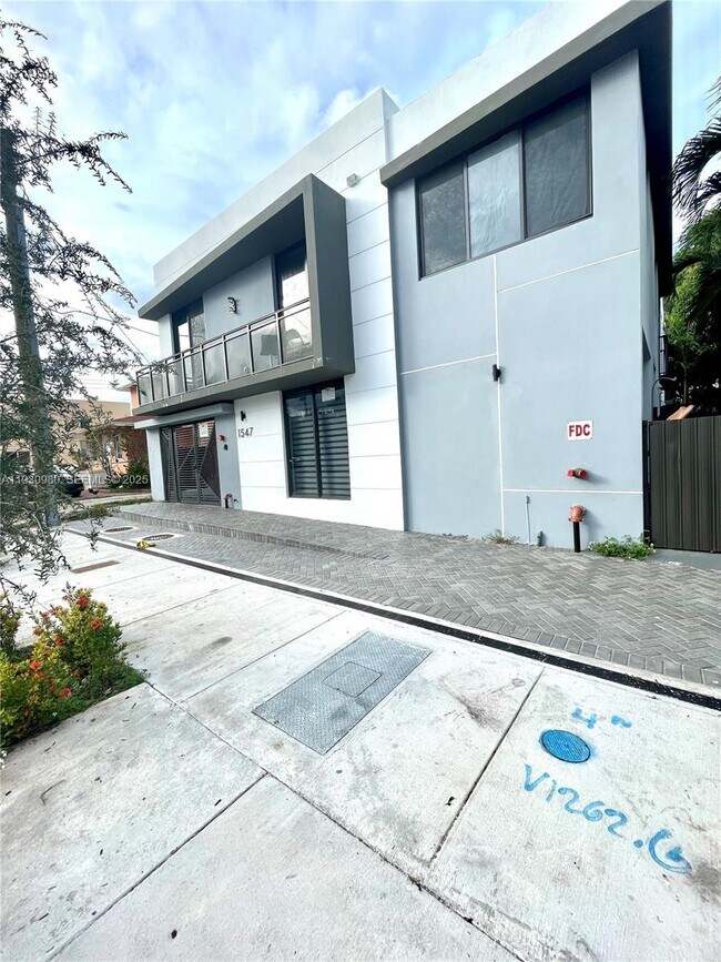 Building Photo - 1547 NW 2nd St