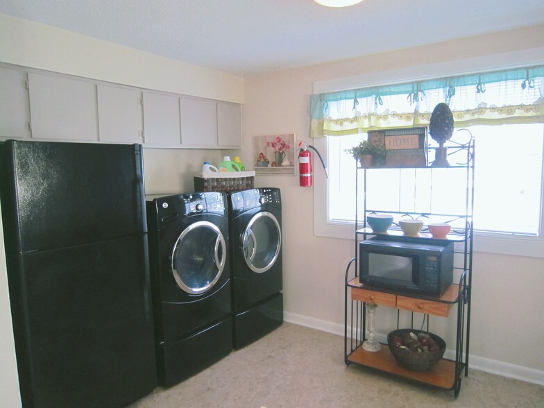 The Gates on Manhattan 1050 Manhattan Blvd Harvey LA 70058