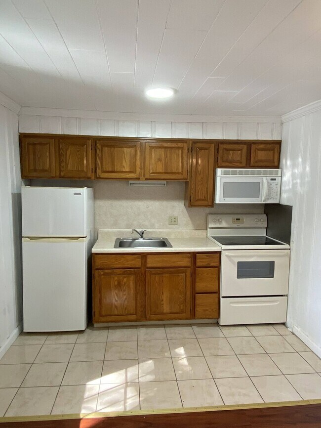 Building Photo - Chestnut Grove Village 17, 18, 19