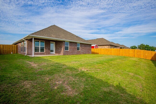 Building Photo - ***1021 Pink Lady Place***